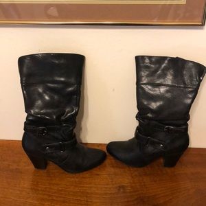Black size 7 White Mountain mid-calf heel boots.